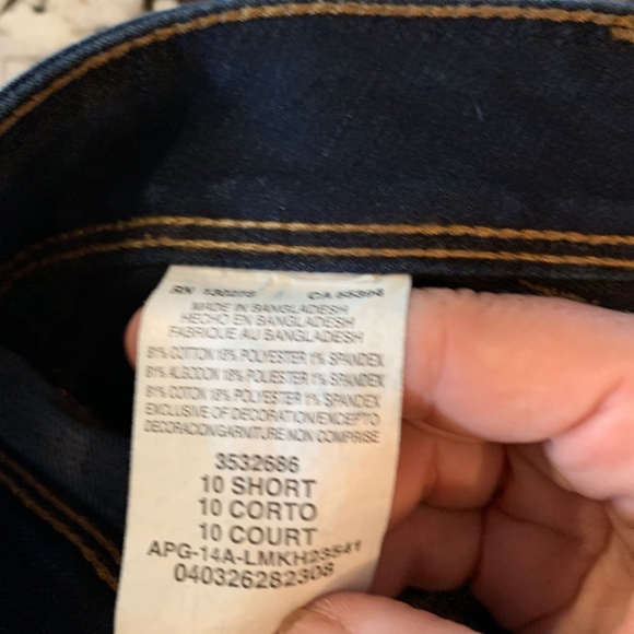 Lee Perfect Fit Just below the waist dark blue stretch jeans. Never worn - Picture 6 of 7